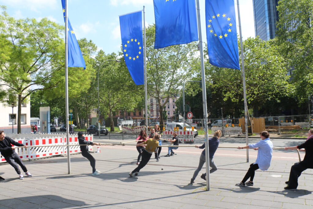 Trilaterales Tauziehen | Foto Raul Gschrey